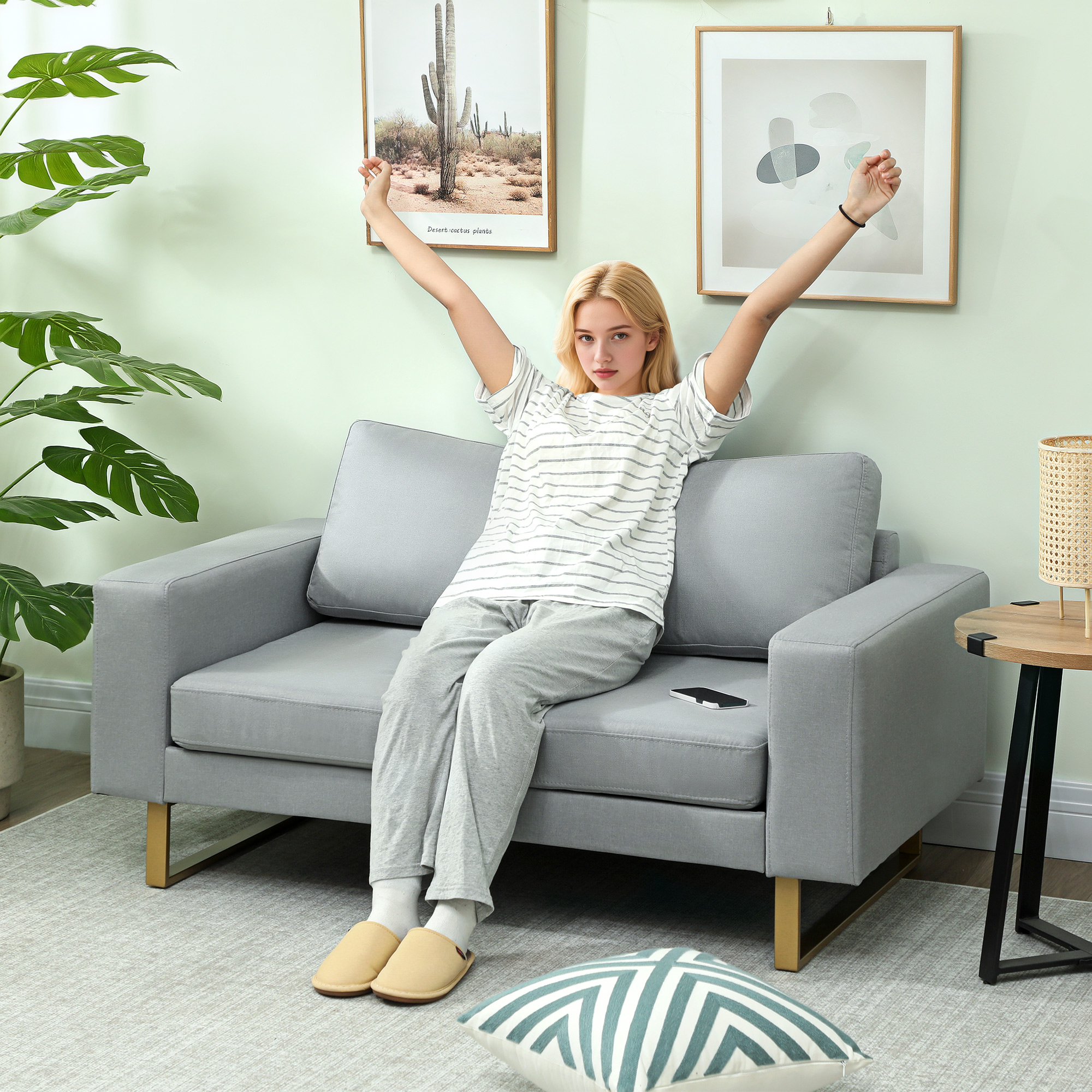 2-Sitzer-Sofa, Couch mit Vollholzrahmen, Metallbeine, schlichtes Design, Hellgrau