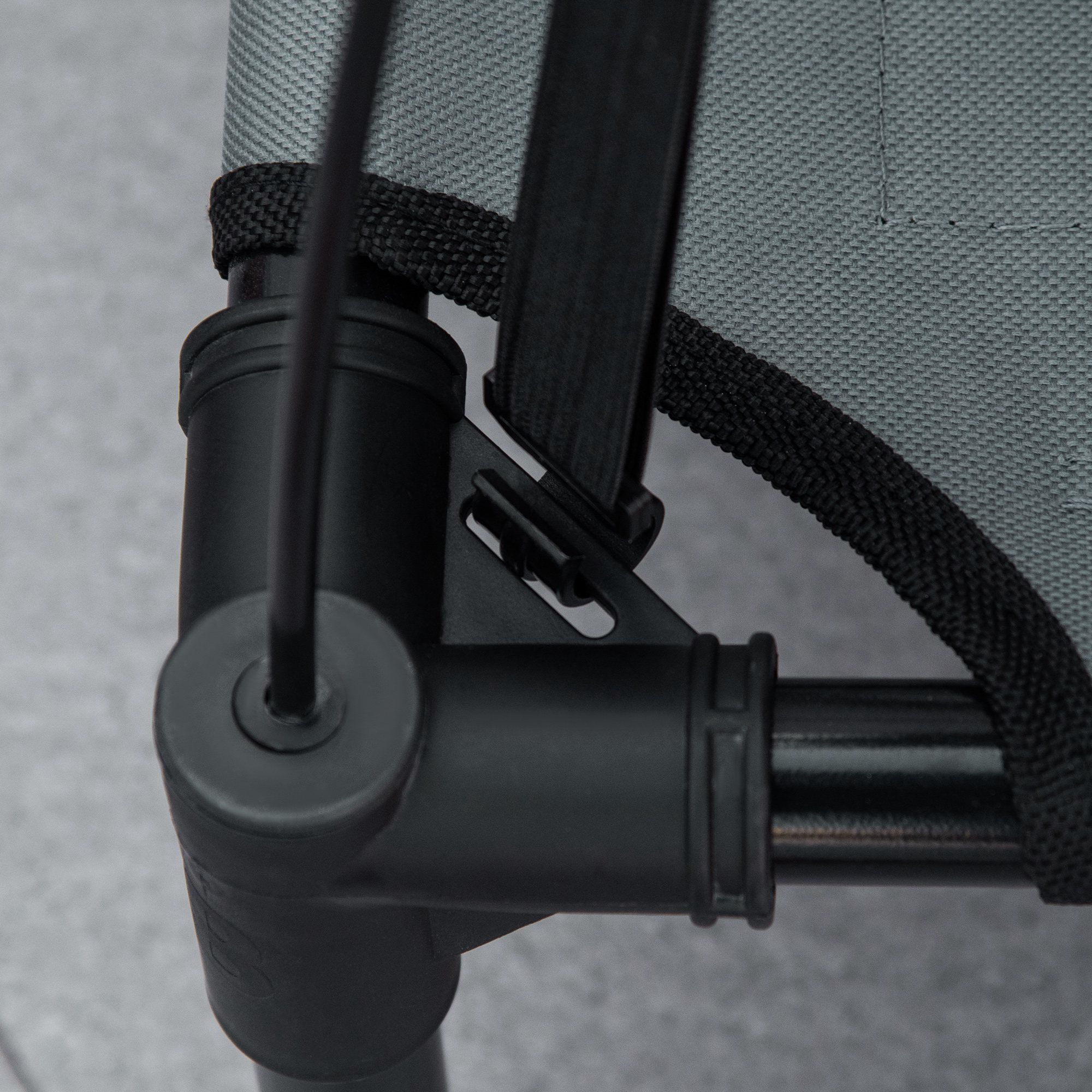 erhöhtes Hundebett mit Baldachin, Haustierbett, Hundeliege outdoor mit Dach, Atmungsaktiv, Taftstoff für Camping Grau 61 x 46 x 62 cm