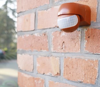 Aufputz Bewegungsmelder "CBM-Slim" 180°, LED geeignet, IP44, 1-800W, ziegelrot