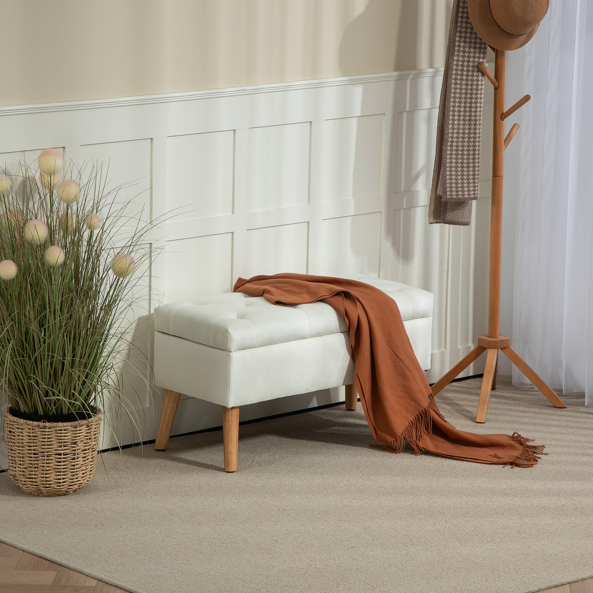 Polsterbank mit Stauraum, Stoffbezug in Samtoptik, Holzbeine, für Wohnzimmer, Schlafzimmer, Flur, 80 x 35 x 40 cm, Weiß