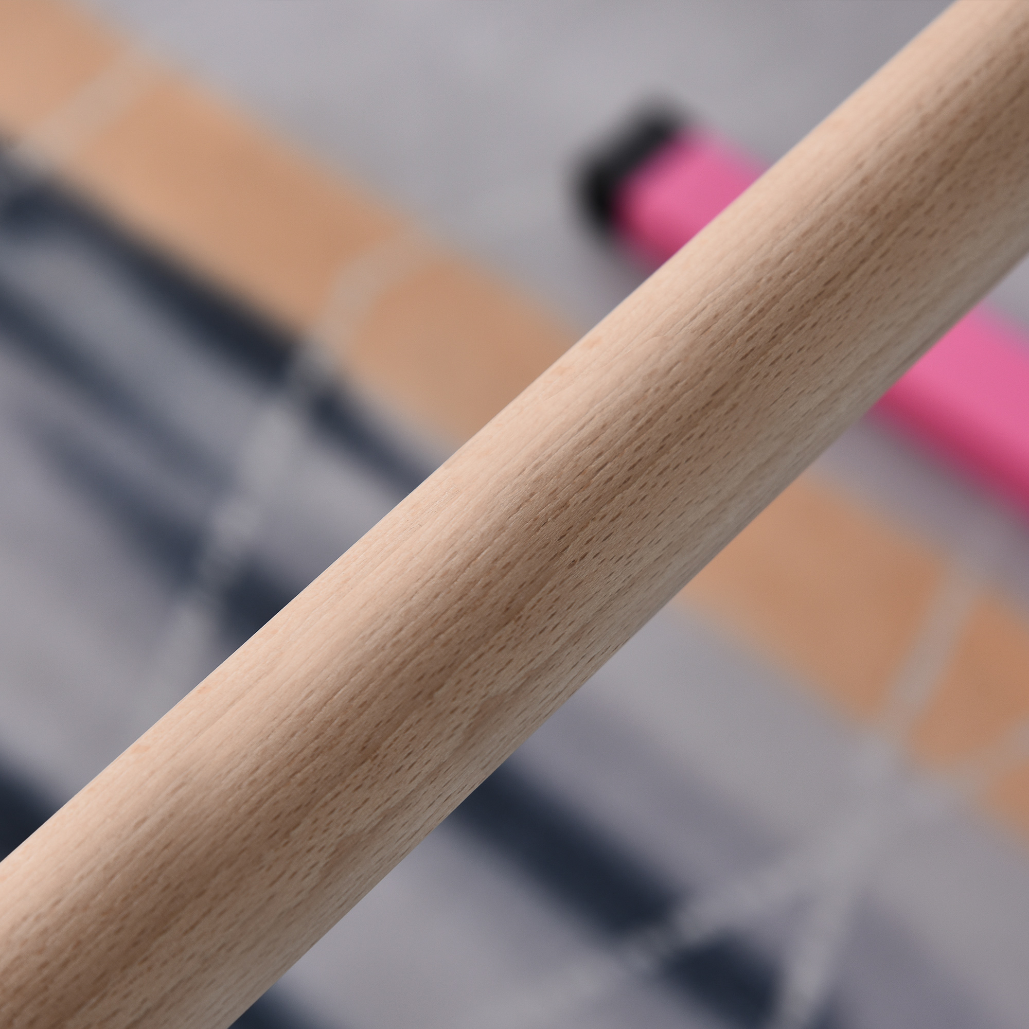 Gymnastik-Turnreck, 13-stufig höhenverstellbar Reckstange, Reck Turnstange aus Holz & stabile Stahlkonstruktion bis 75 kg belastbar, für 3+ Kinder, Indoor, Outdoor, Rosa