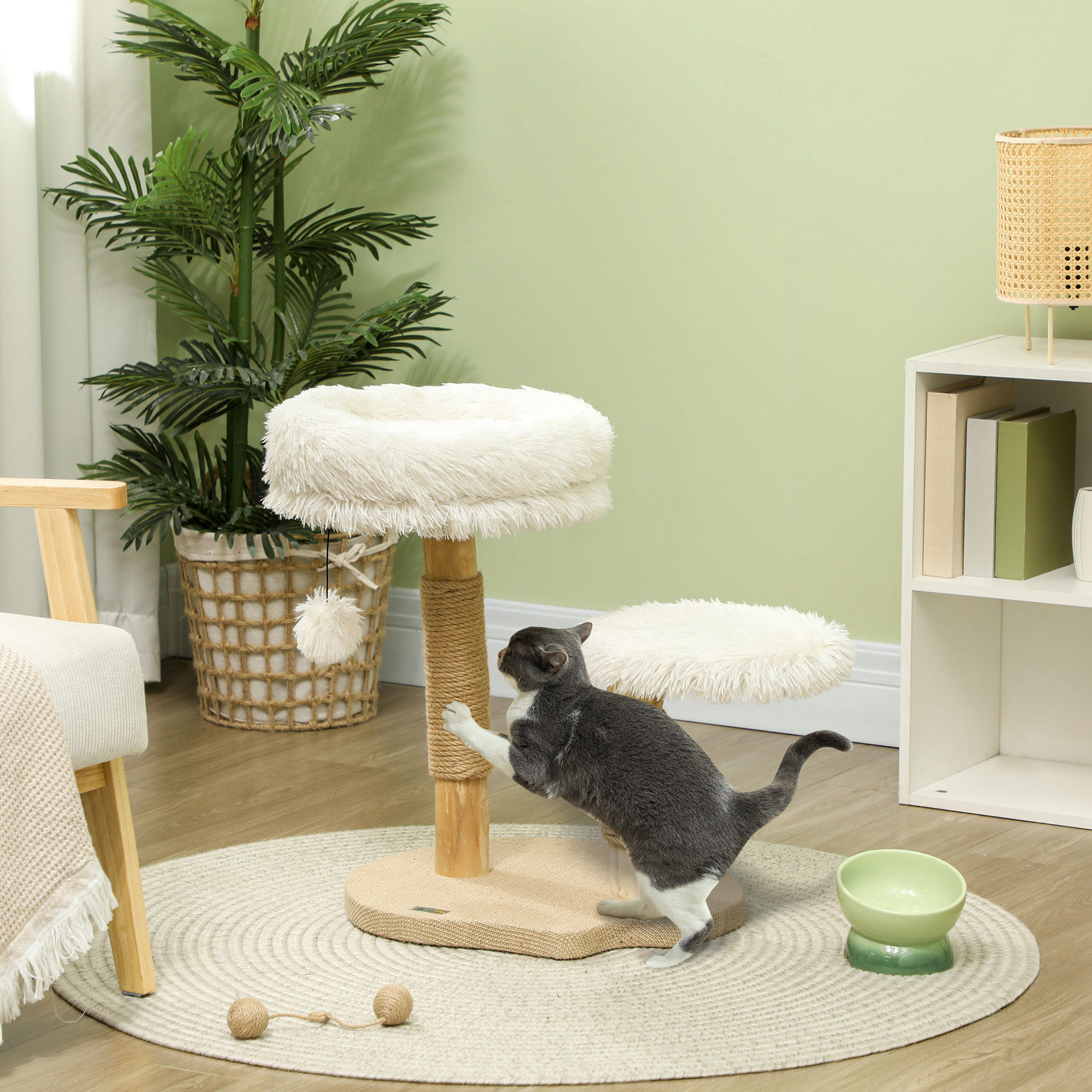 Katzenbaum, 61,5 cm, mit Katzenbett, Kratzpfosten, Sprungplattform, Spielzeugball, für Katzen bis zu 5 kg, Weiß