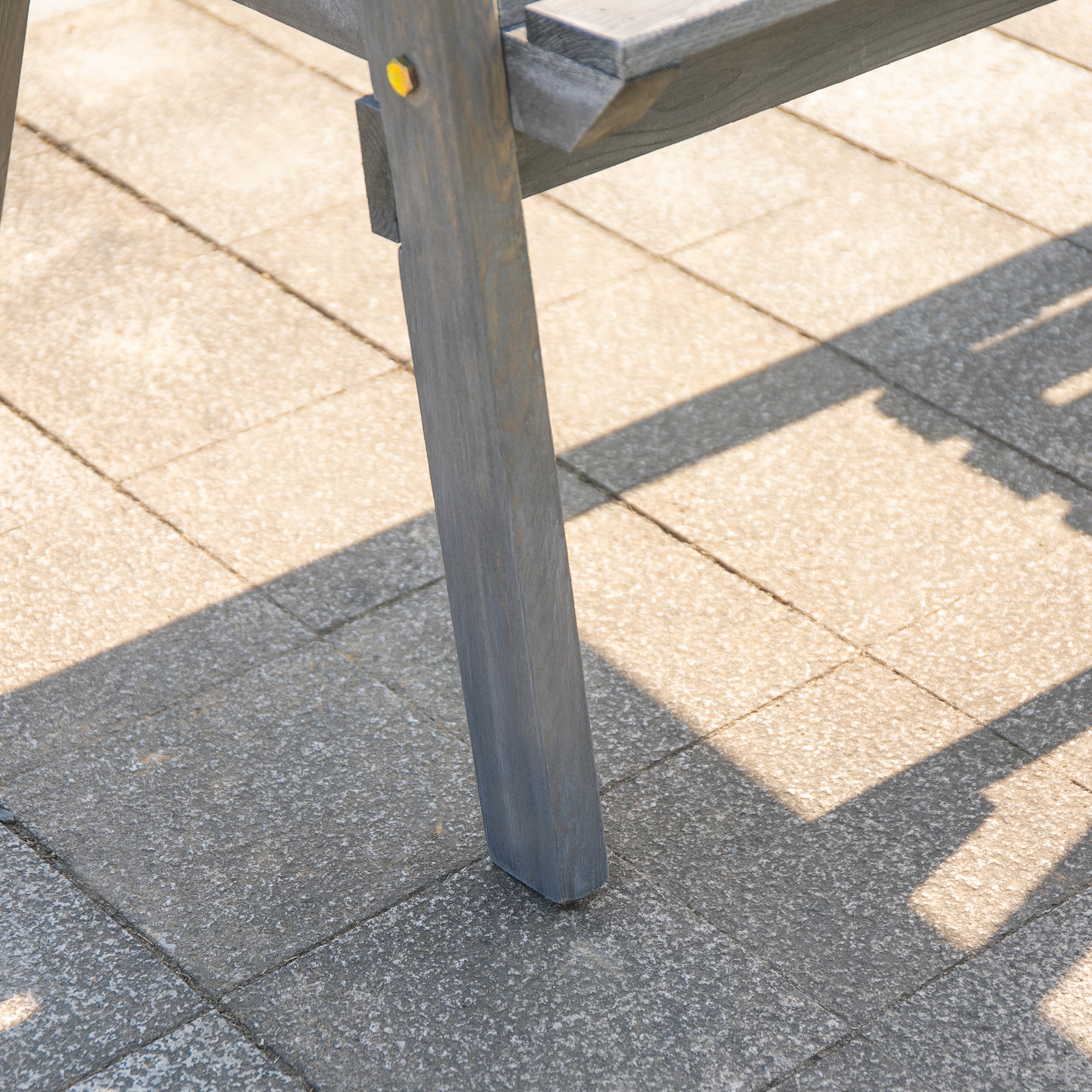 Gartenbank mit Tisch, Sitzgruppe, Gartenmöbel, mit Regenschirmloch, Sitzbank, 2 Stühle, Massivholz, Grau, 152 x 70 x 83 cm