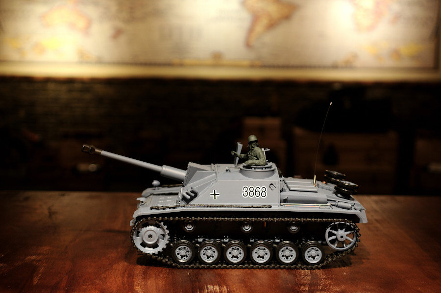 RC Panzer "Sturmgeschütz III" - Metallgetriebe