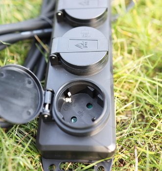 Gartensteckdosenleiste für Außen, 4-fach, IP44, 3m Zuleitung, mit Schalter