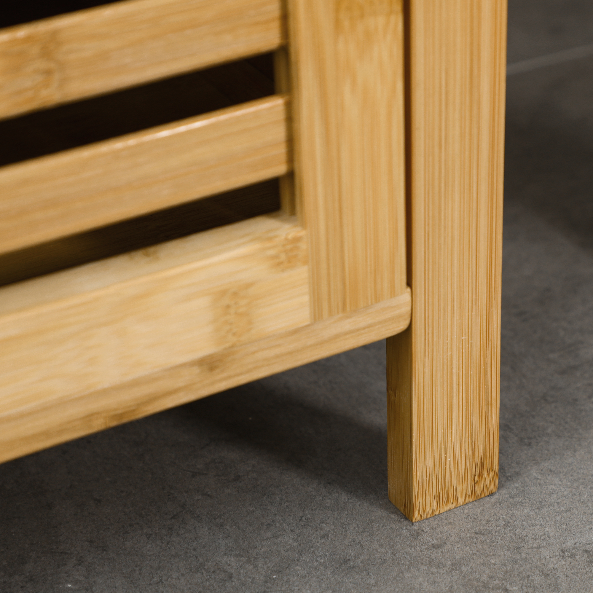 Badregal, Schrankfach mit Lamellentür, versetzbare Böden, Bambus, ca. 33 x 30 x 120 cm