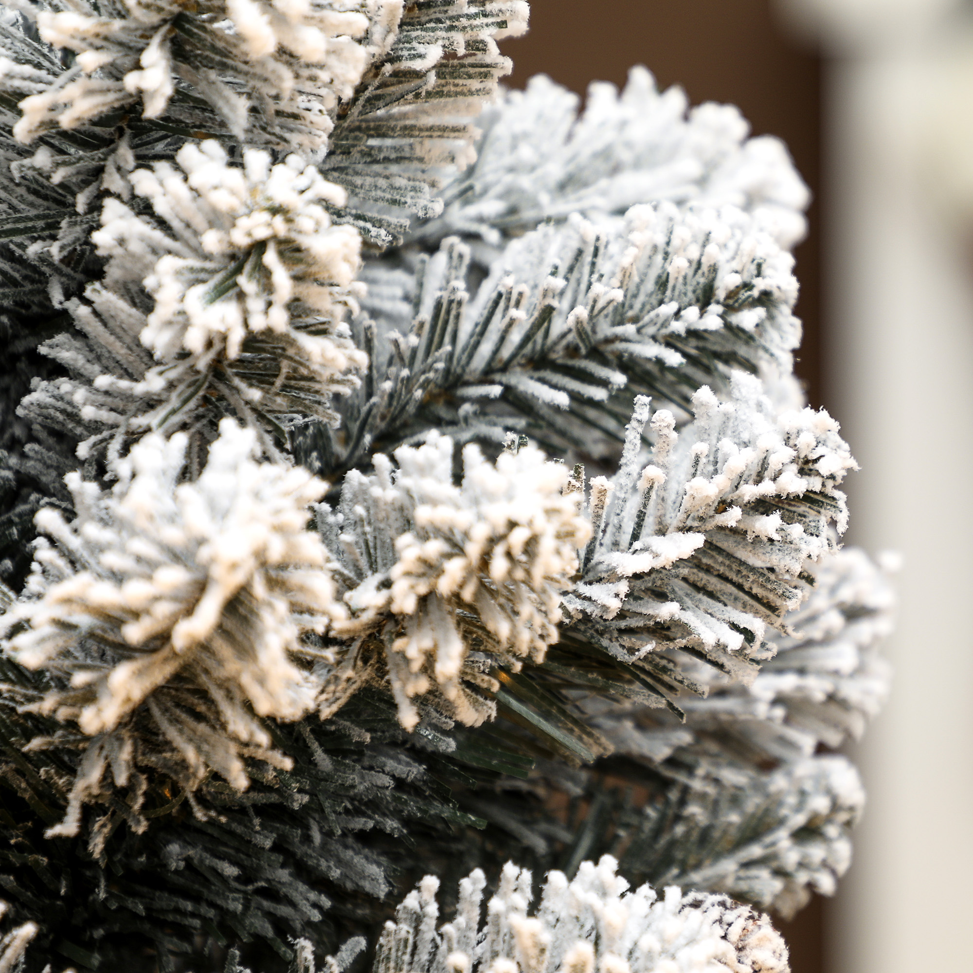 Mini Künstlicher Weihnachtsbaum 60 cm Tannenbaum künstlich mit Schnee, 72 Spitzen 6 Tannenzapfen Zementbasis