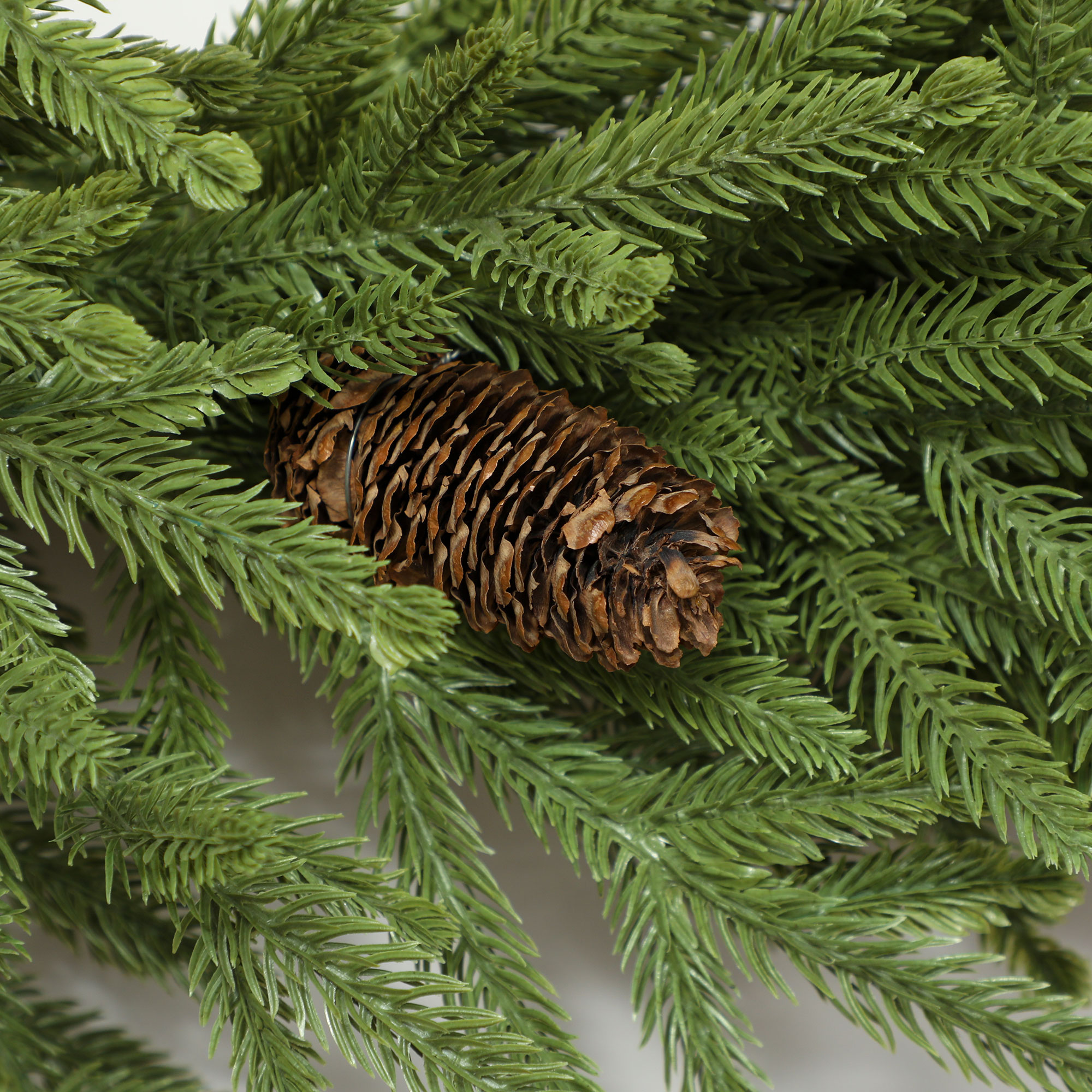Weihnachtskranz mit Zapfen, Türkranz Künstlicher Weihnachtskranz für Tür Grün, Ø60 x 15 cm