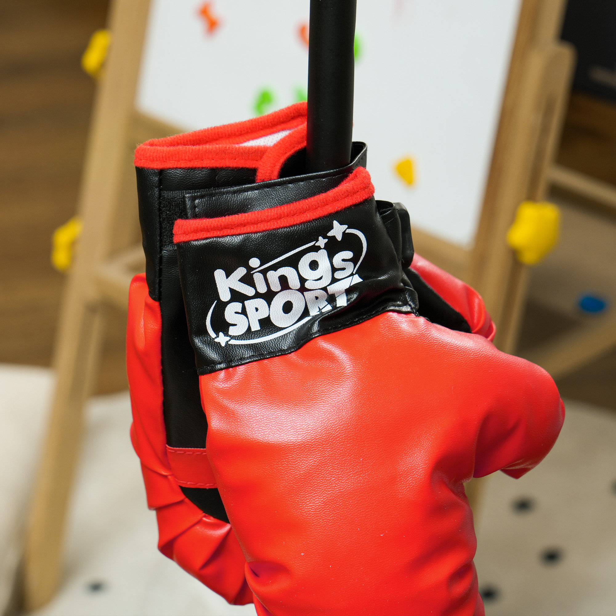 Boxsack für Kinder im Alter von 5-10 Jahren, mit Boxhandschuhen, höhenverstellbar