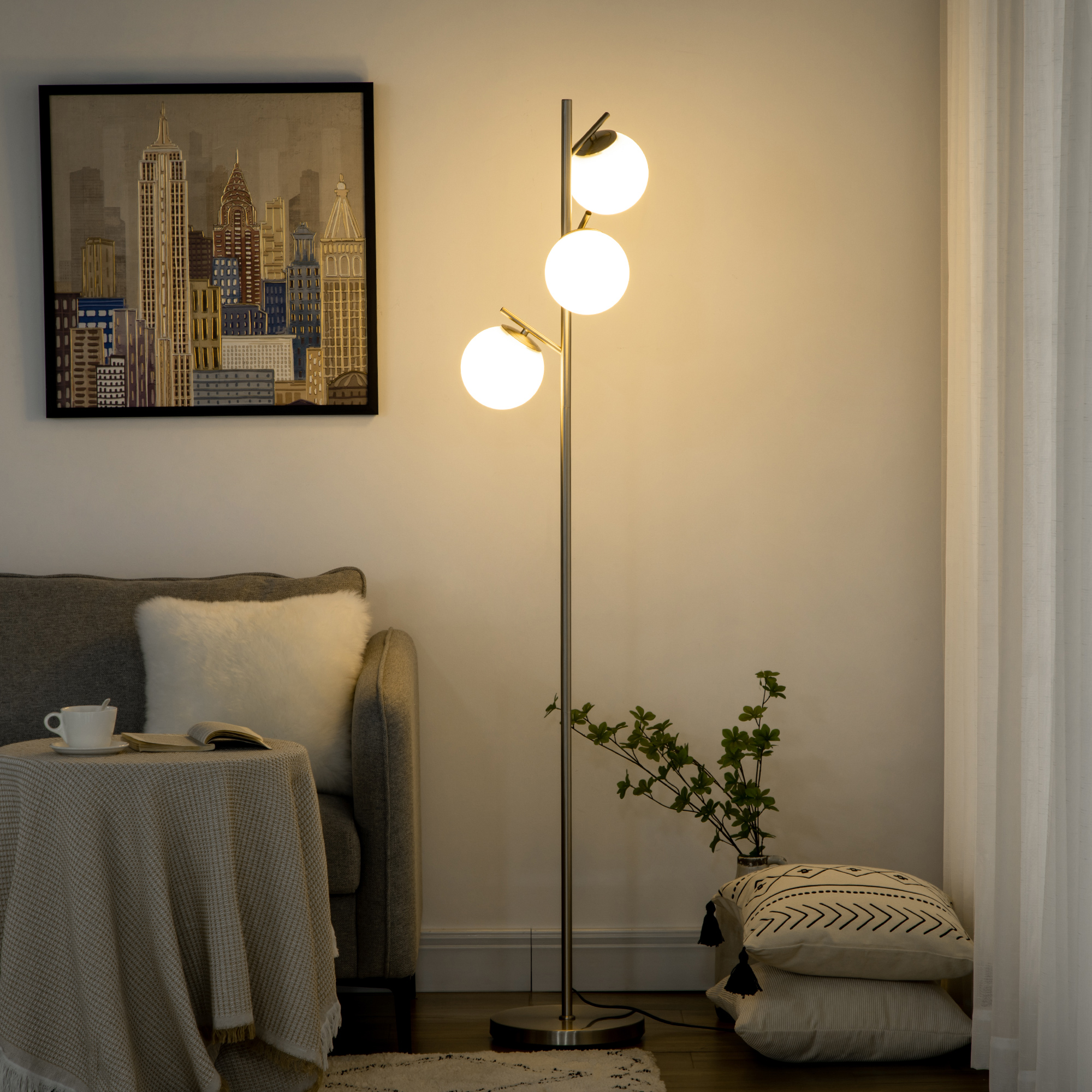 Stehlampe mit 3 Lampenschirmen aus Glas, E 27, Fußschalter, Silber + Weiß