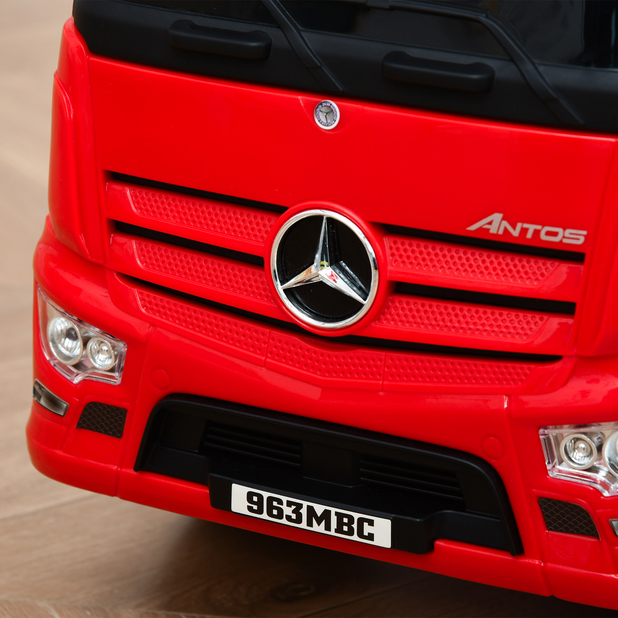 Rutscherfahrzeug Rutscherauto Babyrutscher Kinderfahrzeug lizenziert von Mercedes ANTOS-LKW-Stil mit Licht für Kinder von 12 bis 36 Monaten Metall PP-Kunststoff Rot+Schwarz 62,5x28,5x45cm