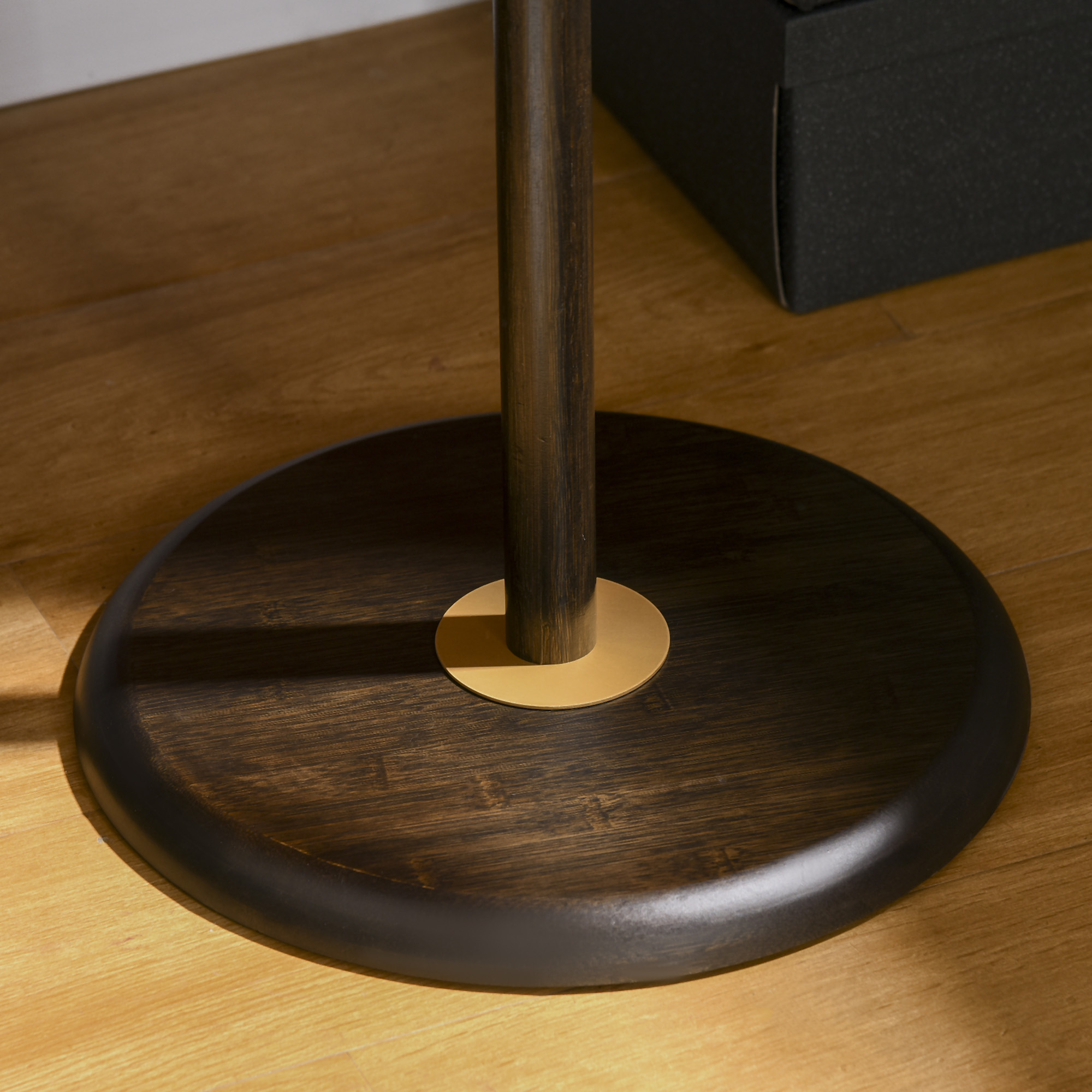 Garderobenständer, Kleiderständer, 6 Haken, Walnuss