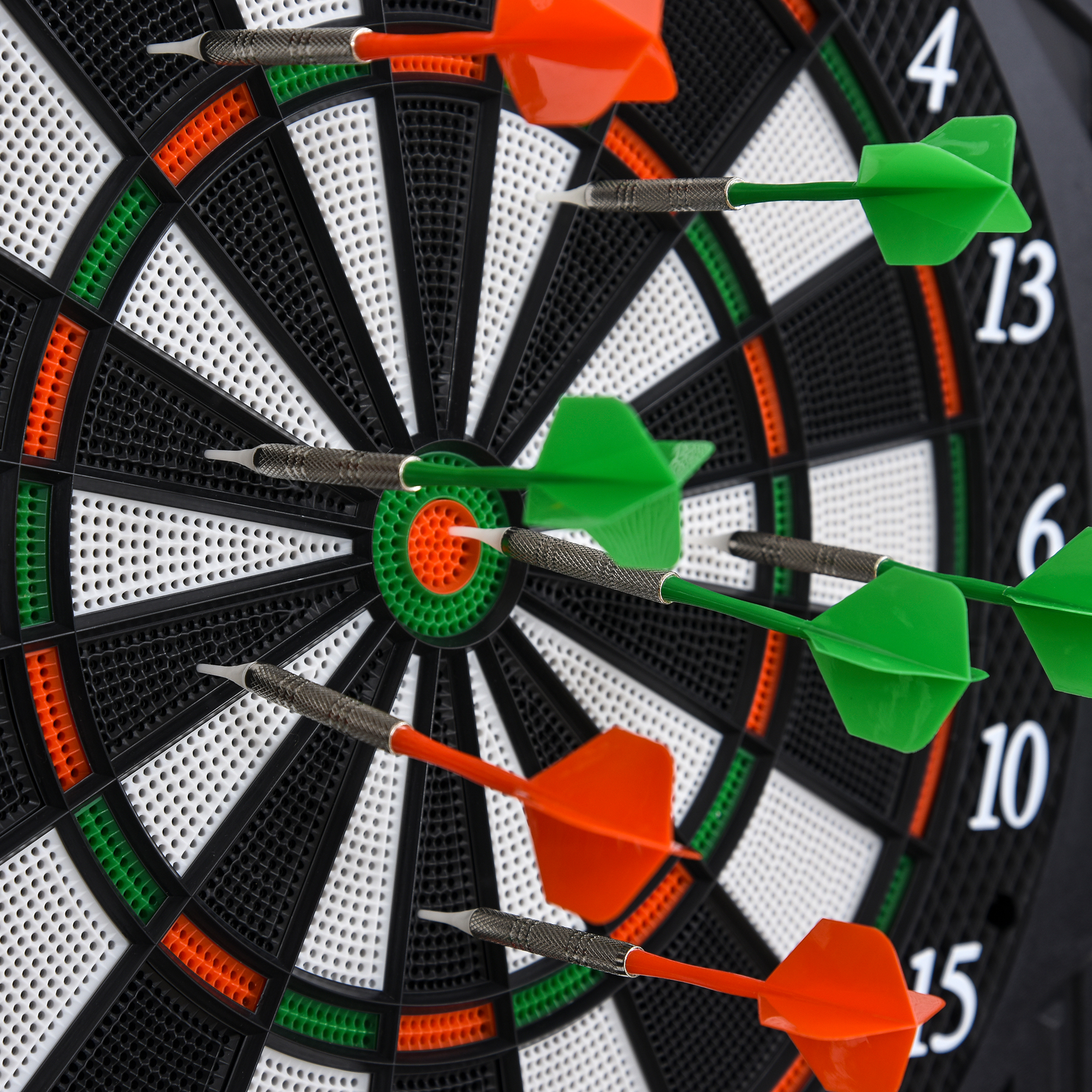 SPORTNOW Elektronische Dartscheibe Dartboard mit Sprachansagen Englische Stimme LED-Anzeigen 12 Darts 27 Spiele 216 Varianten Dartautomat mit Türen Dartscheibe Set für bis zu 8 Spieler