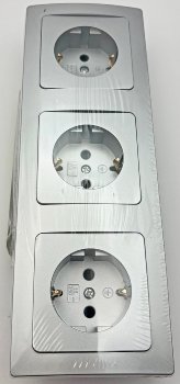 DELPHI Set 3 Steckdosen + 3-fach Rahmen, 250V~/ 16A, Steckanschluss, silber