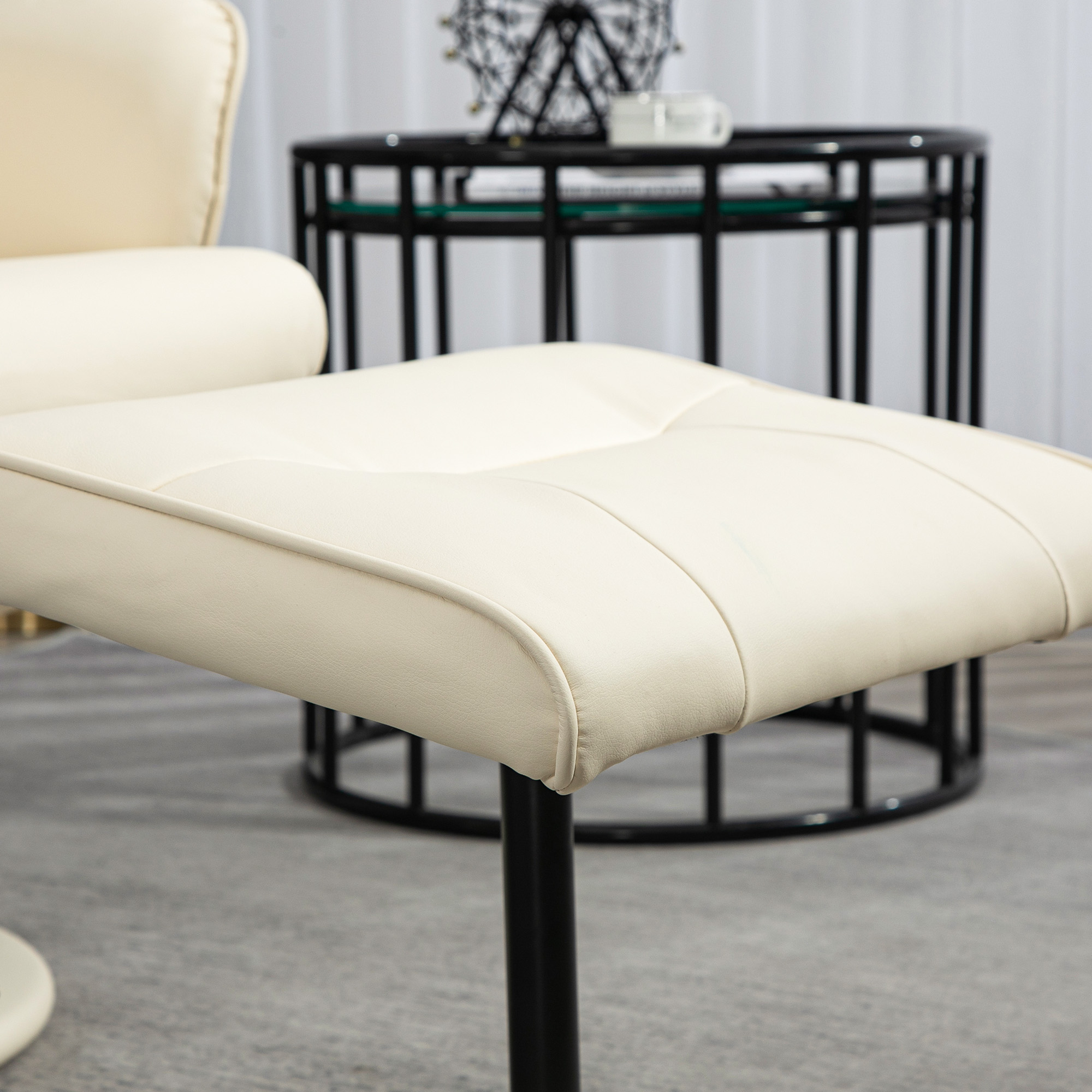 Massagesessel mit Fußhocker, Ergonomischer Stuhl mit 10 Vibrationspunkten, Kunstleder, 76 x 81 x 105 cm, Cremeweiß